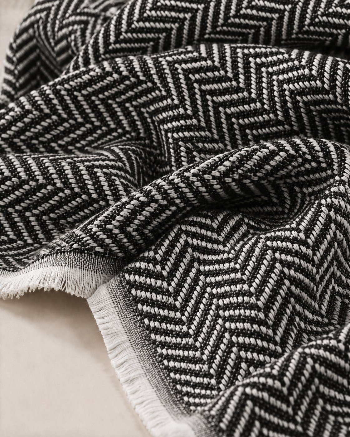 Manta Zig-Zag en color Negro, detalle